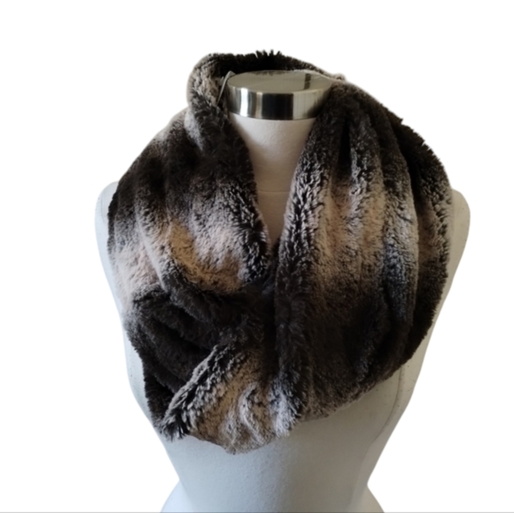 World Market Faux Fur Infinity Scarf Tan Brown Ombre Plush Snood Cowl Neck
